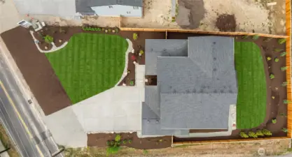 Huge 1/4+ homesite