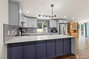 Top of the line finishes in this kitchen.