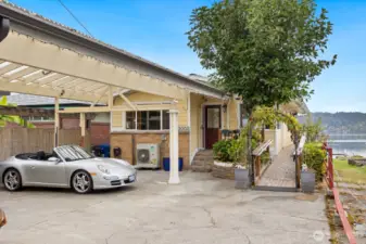 10008 Rainier Ave S. 2230sq ft