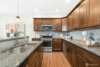 Gas cooktop and great cabinet space.