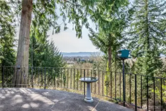 Views of town & the Lewis & Clark bridge