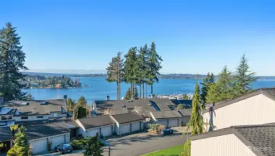 Breathtaking views of Lake Washington, the city skyline, and majestic mountains, creating a truly picturesque setting.