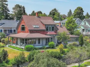 FABULOUAS 1868 HOME, VIEW CORNER LOT WITH ALL THIS VIEW!!!