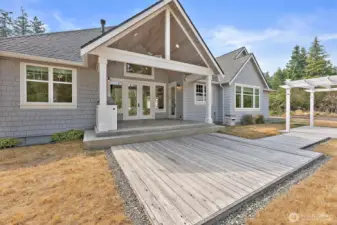 Deck has Been Conditioned with an Eco Friendly Stain. Fantastic Extra Space.