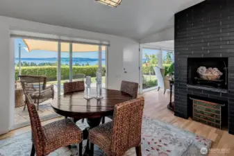 ~spacious dining room