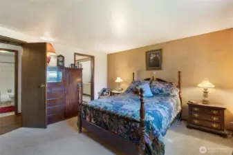 Large primary bedroom