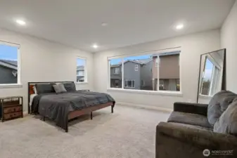 Primary Bedroom (16'0" x 13'1")