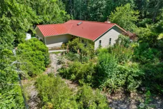 Walking paths and all the beds are in!