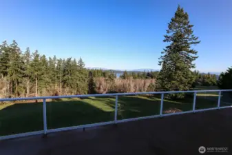 Imagine sitting on this deck and watching the wildlife and checking out that view.