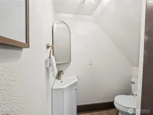 1/2 Bathroom