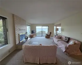 living room looking towards driveway in