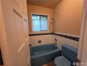 primary bedroom bath