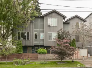 Welcome to this lovely modern townhome with no Homeowners Dues!