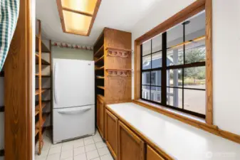 Walk in pantry with extra fridge. Costco is only 10 minutes away!