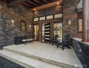 Located in prestigious Suncadia, with trails & golf right outside your door!