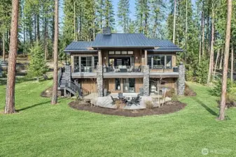 A large yard for entertaining!