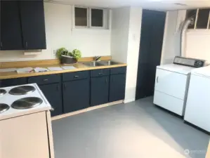 Unit B - kitchen prior to tenants