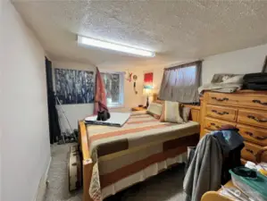 Unit B - bedroom 2