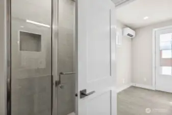 Lower level 3/4 bathroom