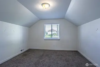 Upper Bedroom #4