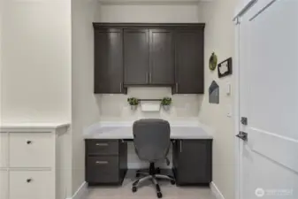 Fantastic built-in workspace in the Smart Space.