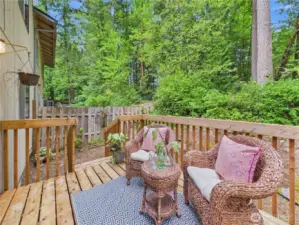 The privacy fence between the homes is a nice separation.