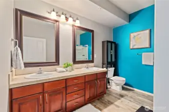 very Spacious secondary bathrooms.