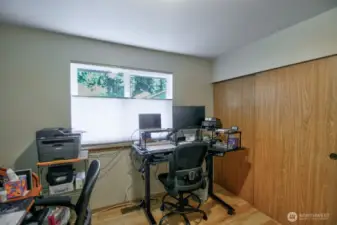 BEDROOM/OFFICE