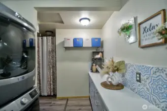 LAUNDRY ROOM