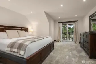 Ensuite bedroom upstairs