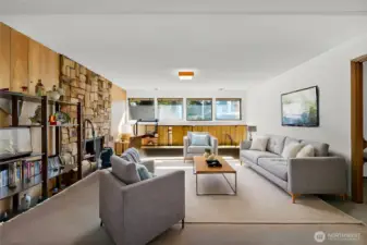 Partially virtual-staged