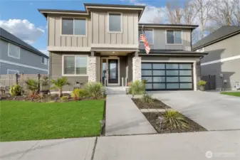 Nice exterior colors.  Good parking in driveway.