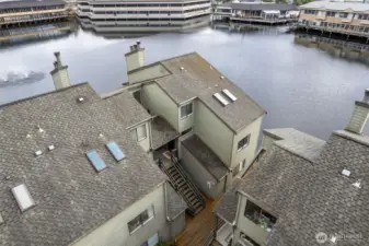 Private, top 2-story, end unit