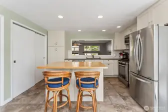Quartz and butcher block countertops
