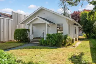 Great location for a business or live/work opportunity.