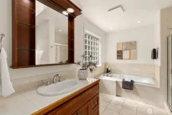 large 5 piece bath