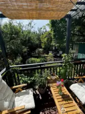 Beautiful western-facing back deck - perfect for your afternoon relaxation!