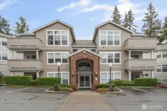 Welcome to Montclair in Edmonds!