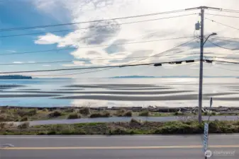 Birch Bay embodies the quintessential PNW outdoor lifestyle with nature trails and nearby Birch Bay State Park.  Hike, bike, kayak, fish, beachcomb, clam, boat, bird watch...it's all literally at your doorstep.