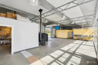 1,980 sf warehouse