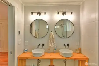 Double sink in primary