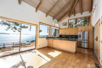 Kitchen/dining
