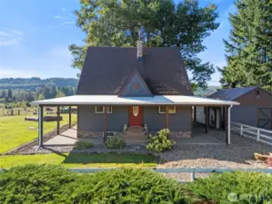 Stunning home, country living at it's best!