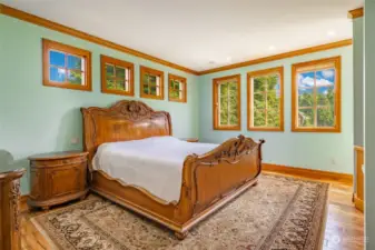 Very spacious primary bedroom on lakeside