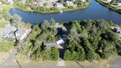 Here is your waterfront oasis, very private and quiet