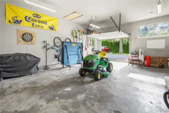 3rd bay plus large shop area
