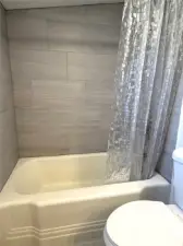 Deep tub
