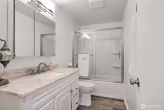 Full bathroom - upper level