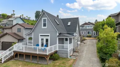 Charming Home in Old Town Tacoma on Dead end Street near Ruston Way w/ ADU, Shop/Storage and ally access