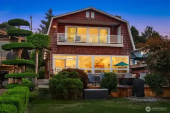 Rare north facing house on Lake Washington